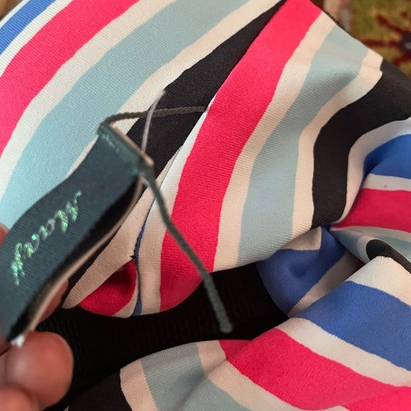 NWT Maaji Dazzling Rib 4- way reversible bikini top - S - Picture 12 of 12